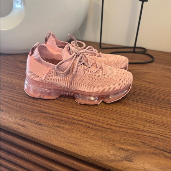 Link Other - Pink “Airmax” type shoe Girls Size 10